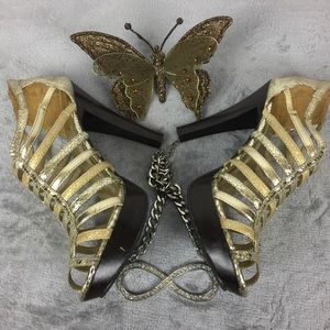 Qupid Wooden High Heel Gold Sandal Size 8.5